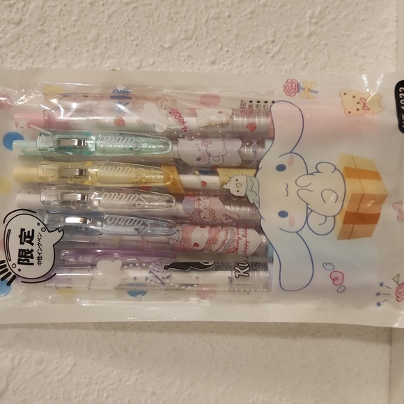 Hello Kitty Bundle - Picture 2 of 4